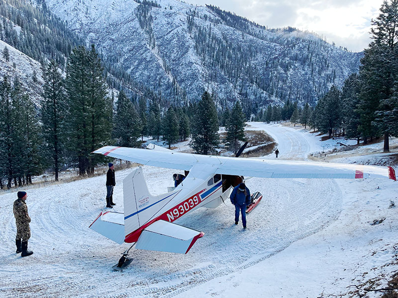 13-Mike-Dorris_s-Cessna-185-parked-at-the-upper-end-of-the-McClain-Ranch-Airstrip-last-stop-on-the-mail-route.-RH-Holm-Jr.-Photo