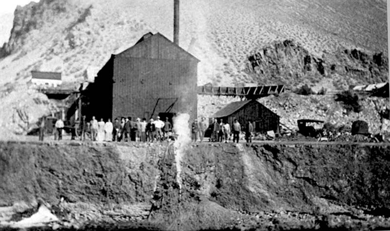 9.-Clayton-smelter-in-1912.-Slag-was-dumped-directly-into-the-Salmon-River.-From-1913-Idaho-Mining-Industry-report.