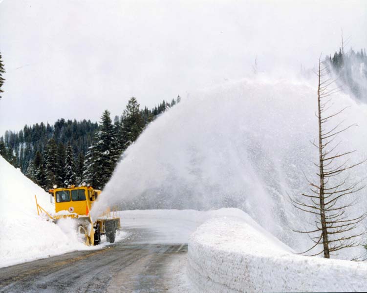 snow_removal__mountain_pass