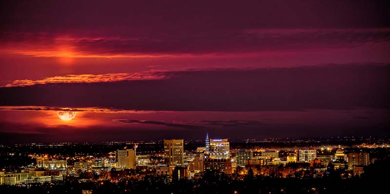 Moon rise over Boise Idaho