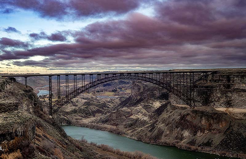 Prine bridge Twin Falls Idaho soans over the Snake River at sunr