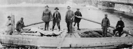The first crafts to run the length of the Middle Fork Salmon River were wooden scows, followed later by sweep boats.